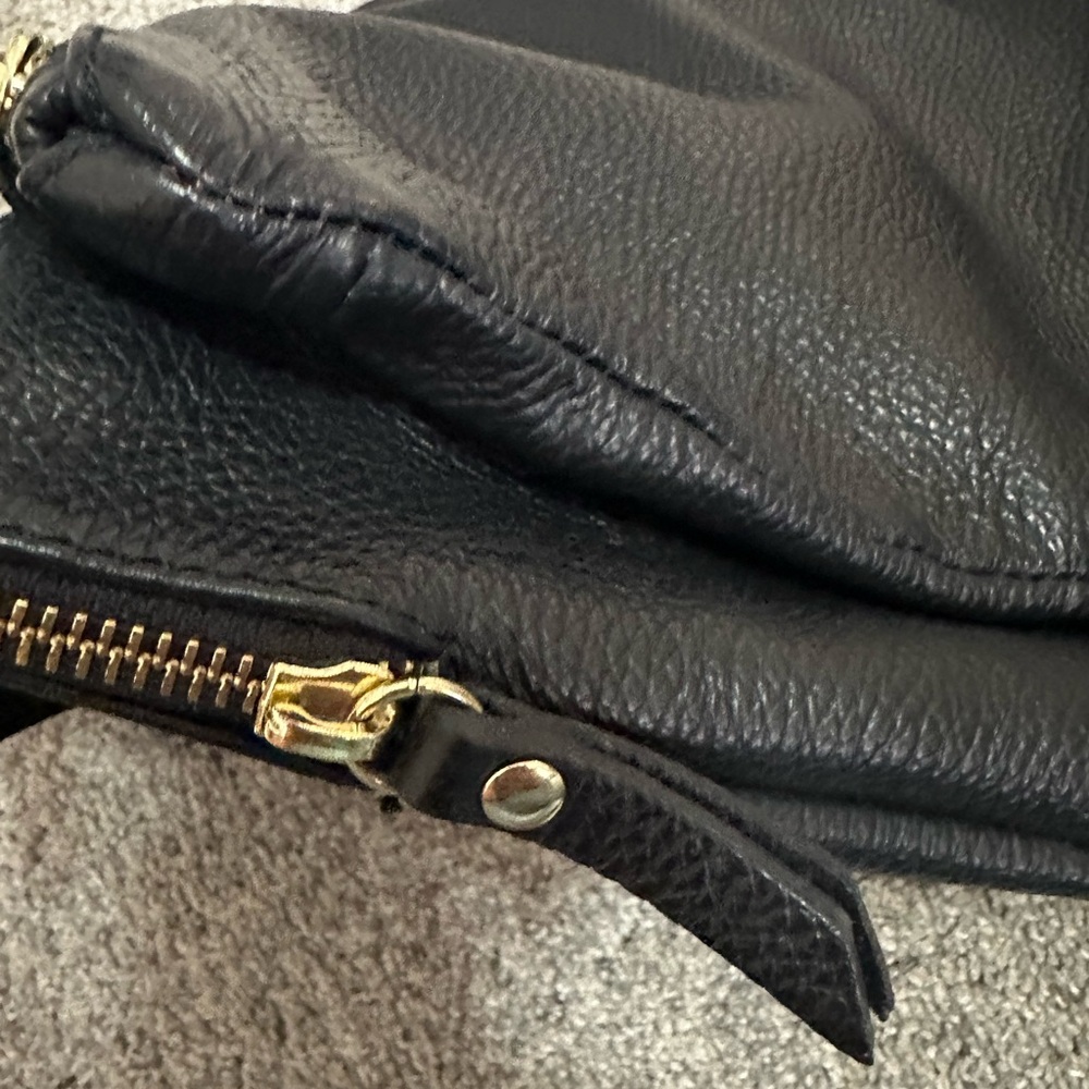 L. Credi | Fine Black Pebbled Leather Backpack Made in Italy - Picture 10 of 13